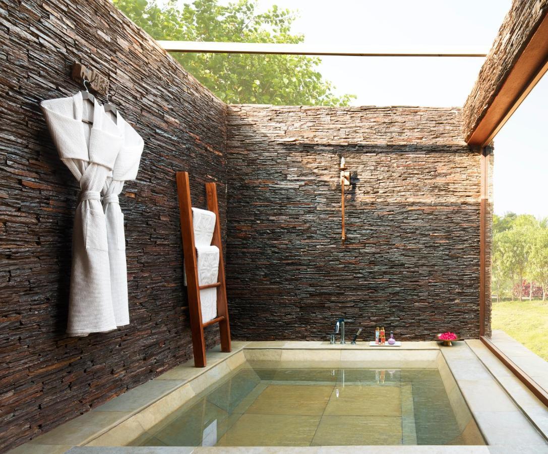 Taj Aravali & Hotel 5*