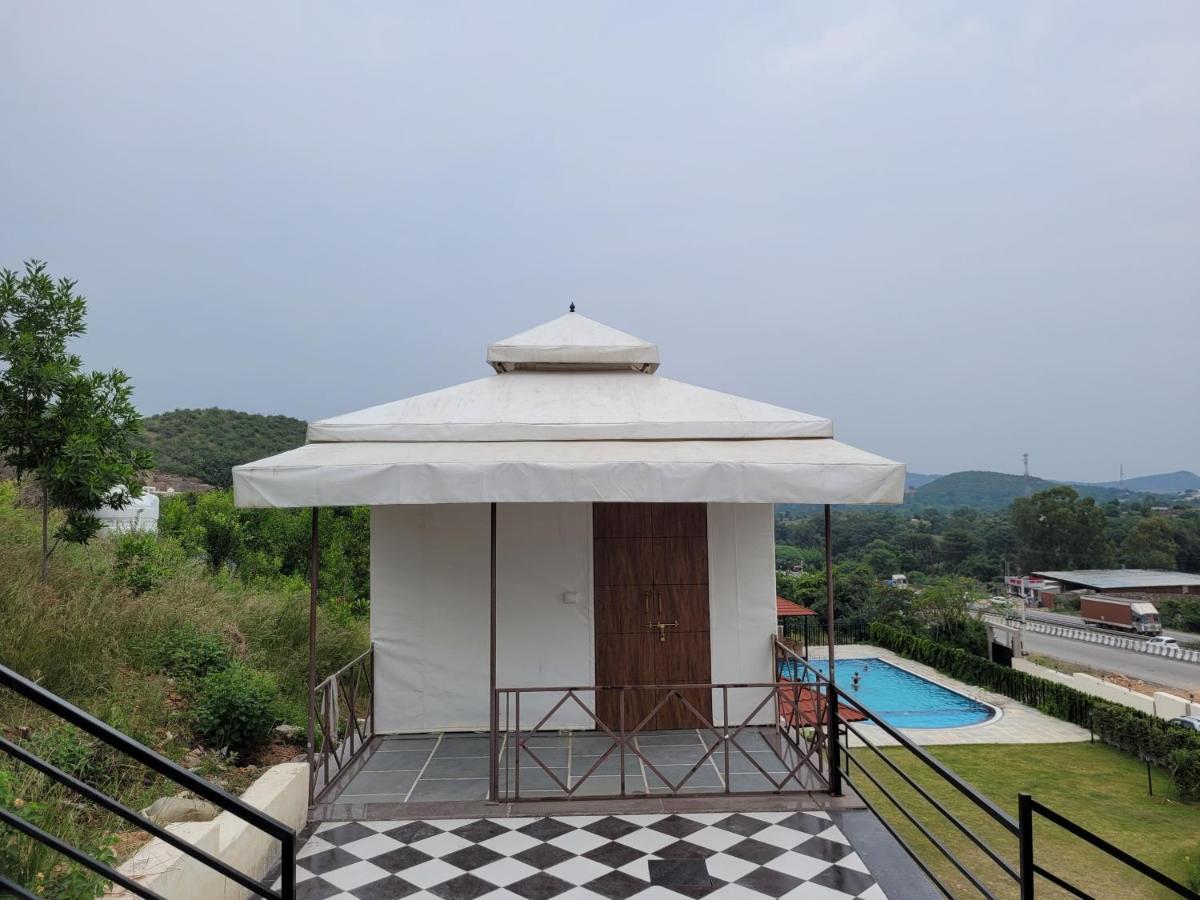 Aura Gold * Udaipur