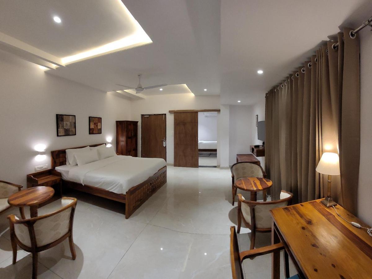 Aura Gold * Udaipur