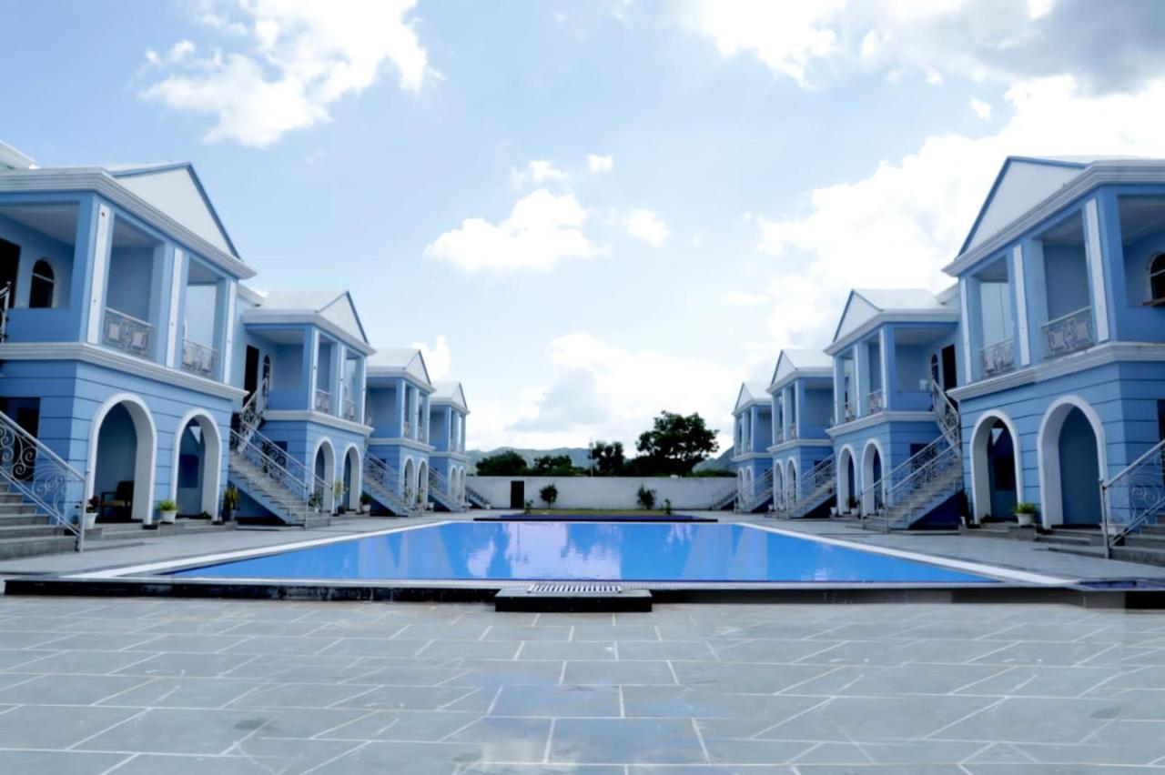Resort Red Tullip Md Valley And