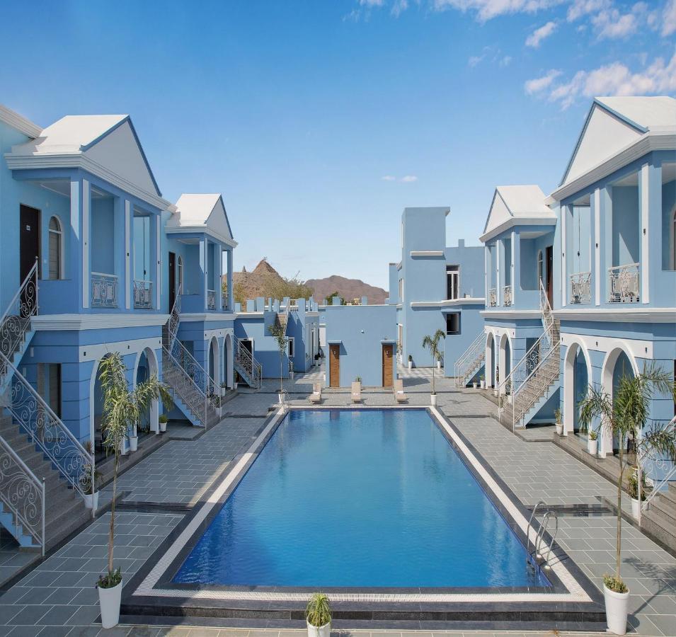 Resort Red Tullip Md Valley And Udaipur
