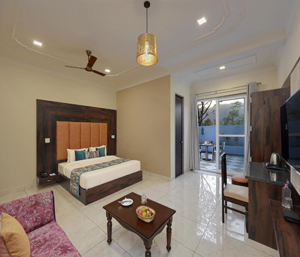 Resort Red Tullip Md Valley And Udaipur