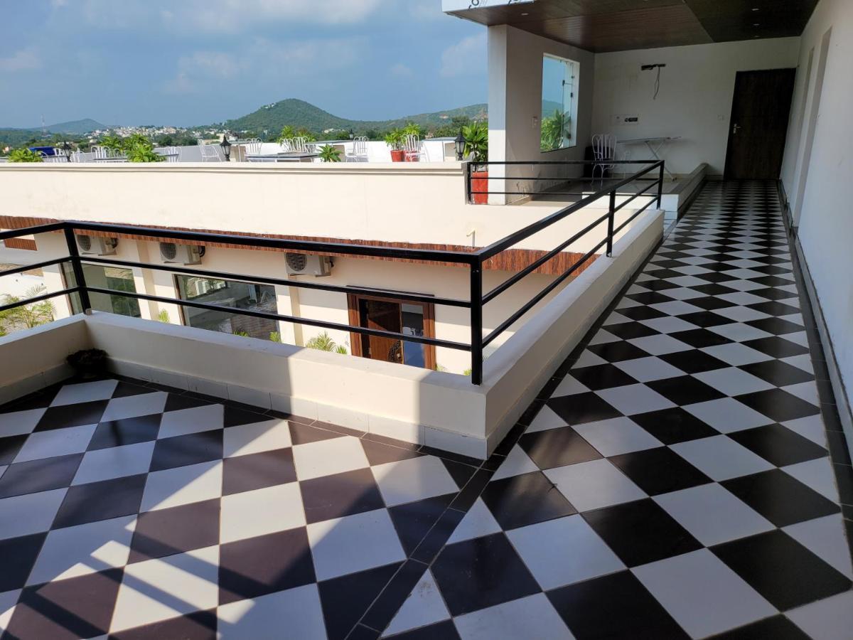 Resort Aura Gold Udaipur