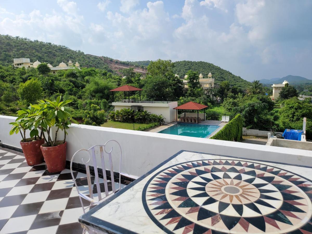 Aura Gold * Udaipur