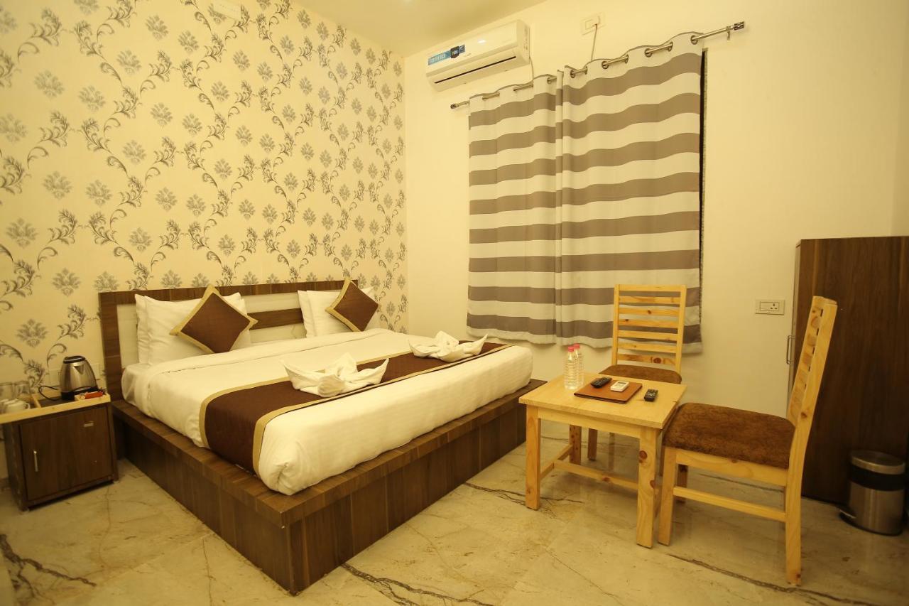 Hill View By Rudrakshi Luxury tent Udaipur