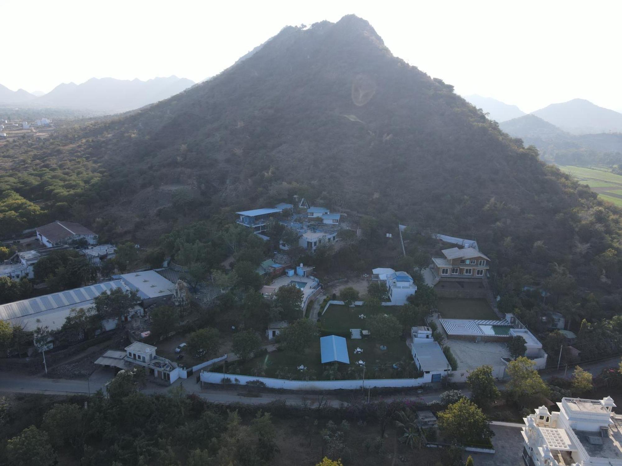 Luxury tent Hill View By Rudrakshi