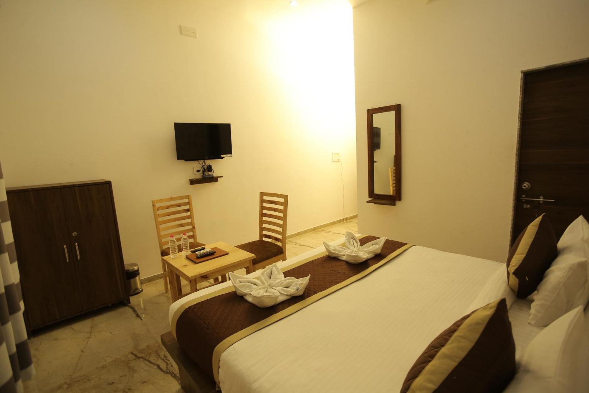 Luxury tent Hill View By Rudrakshi Udaipur