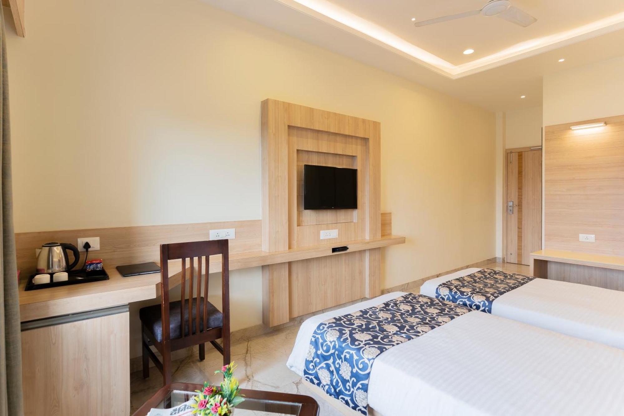 Lilichham Hotel 3*