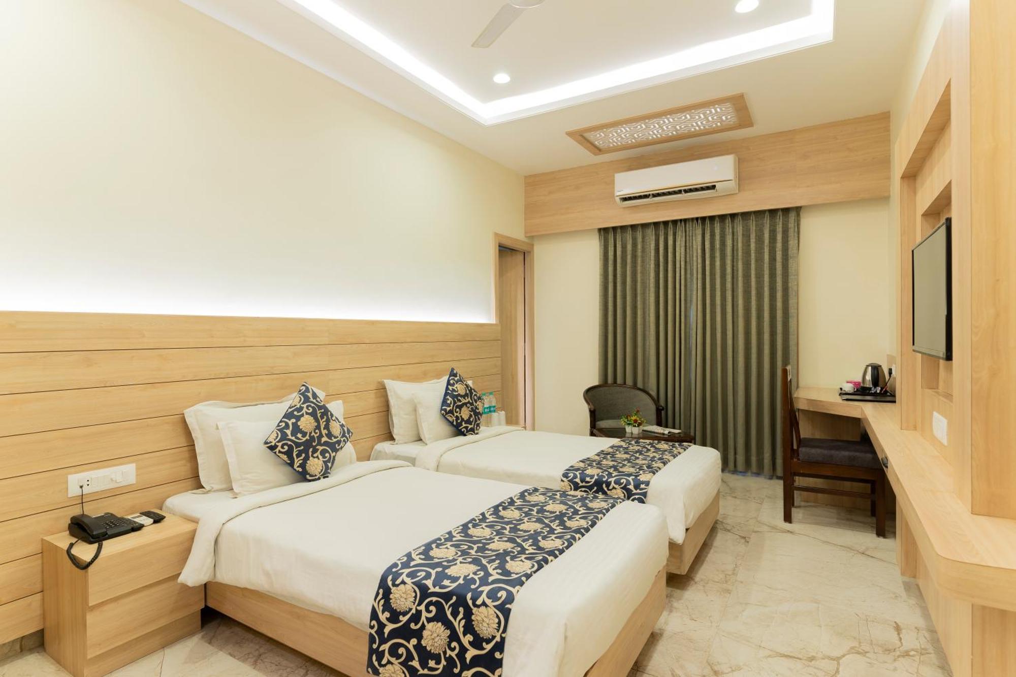 Hotel Lilichham 3*