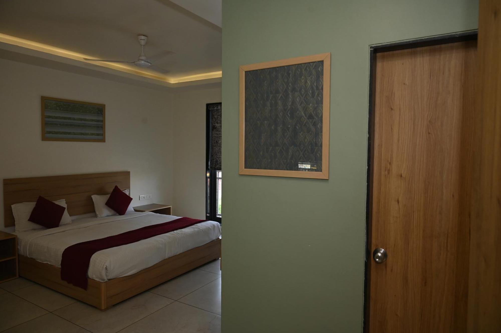 Hotel Sheer Bliss 3*
