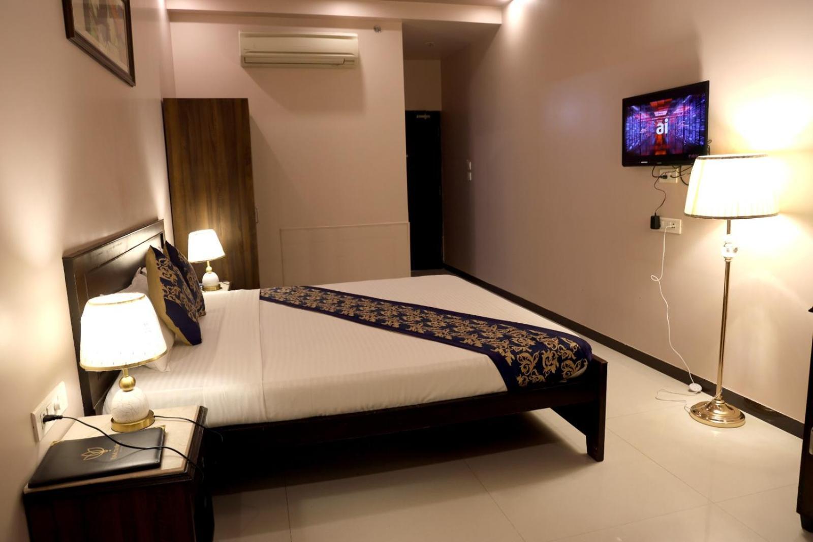 Hotel Platinum Royal Excellency
