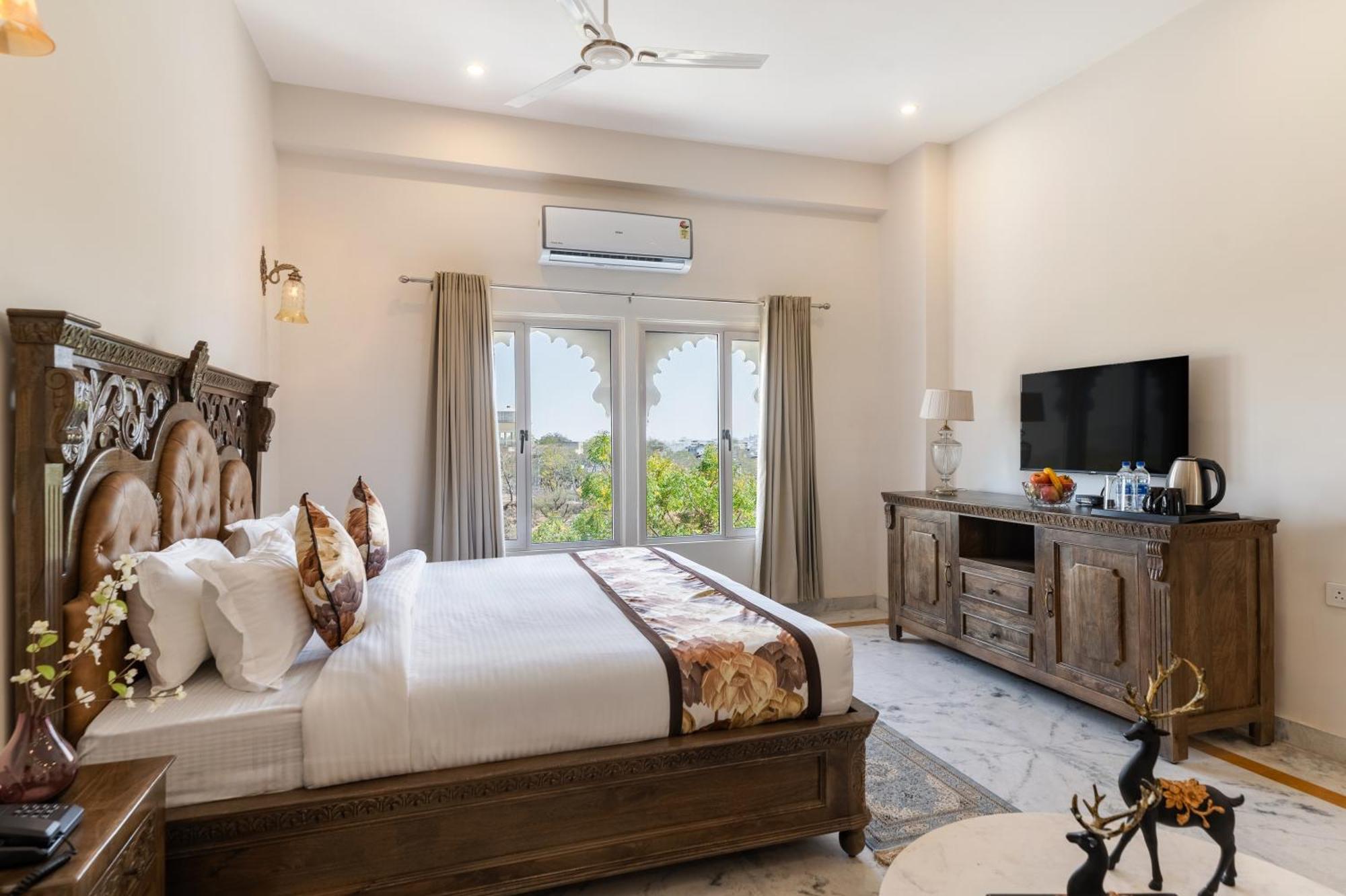 The Royal Courtyard Hotel