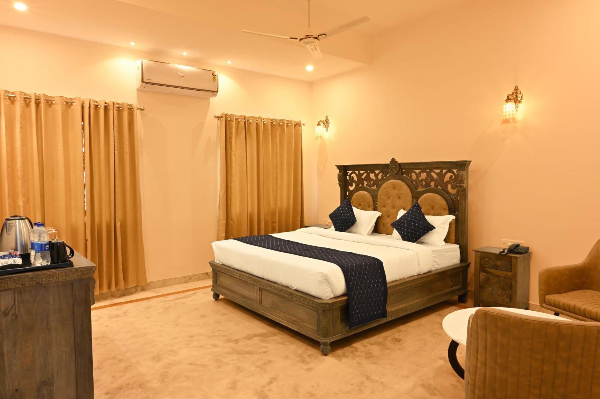 The Royal Courtyard Hotel 3*