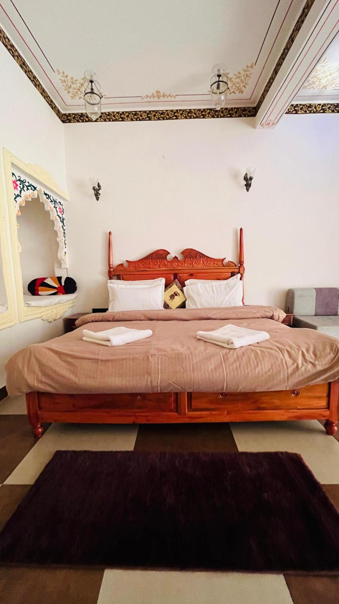 Hotel Ushaan Haveli *