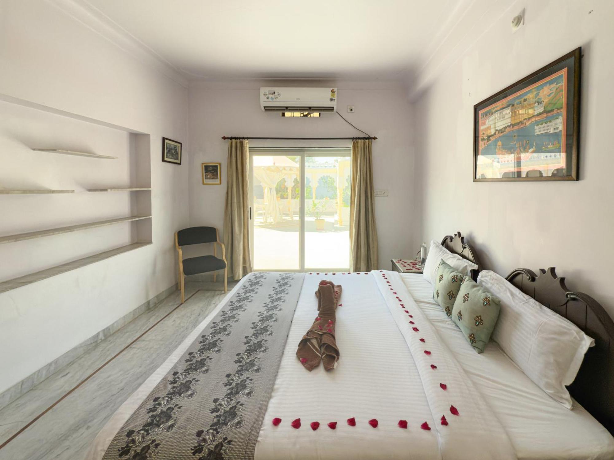 The Vaag - A Luxury Pool In Udaipur