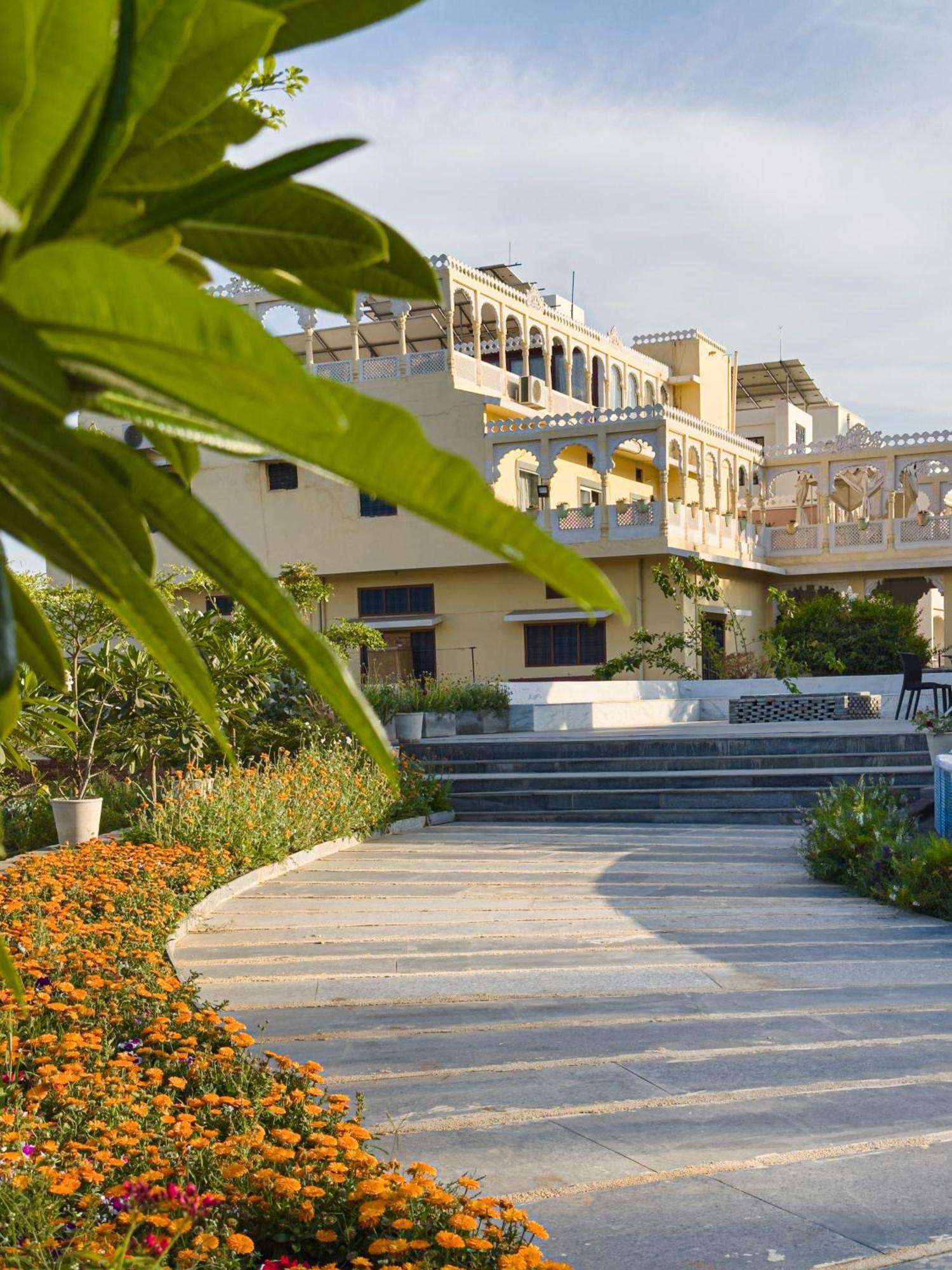 The Vaag - A Luxury Pool In Resort Udaipur