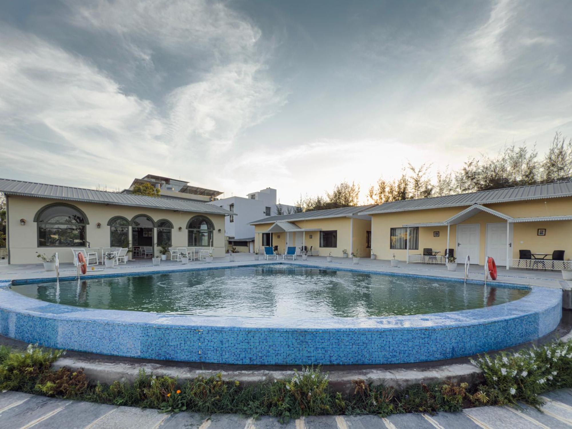Resort The Vaag - A Luxury Pool In