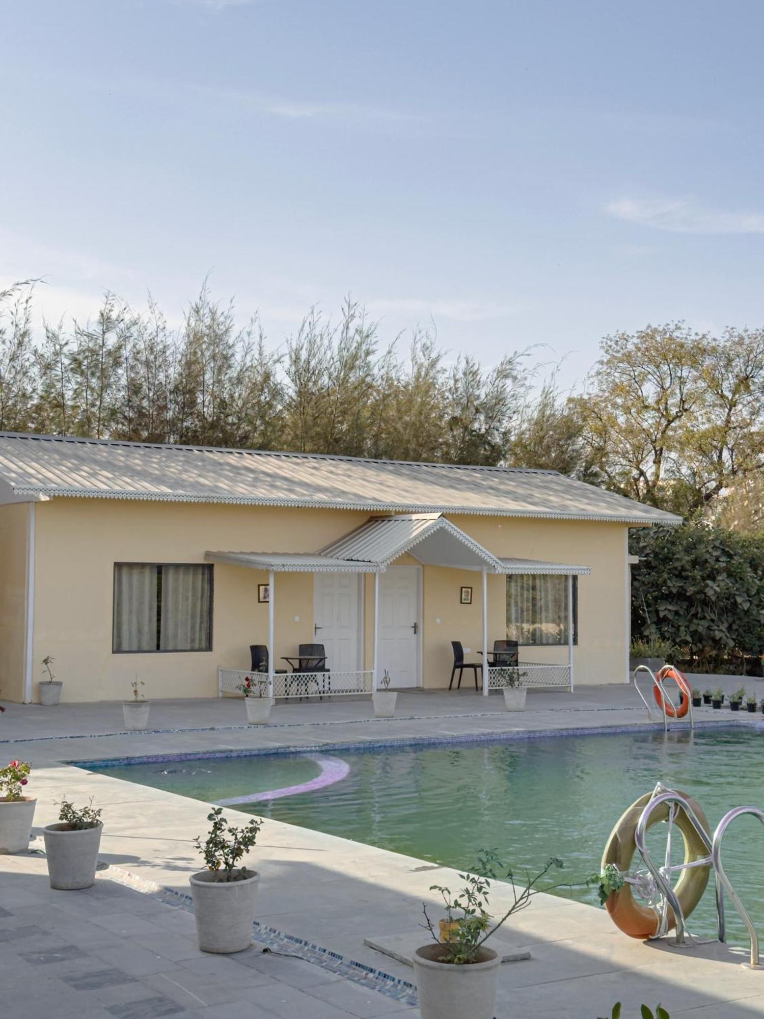 Resort The Vaag - A Luxury Pool In Udaipur