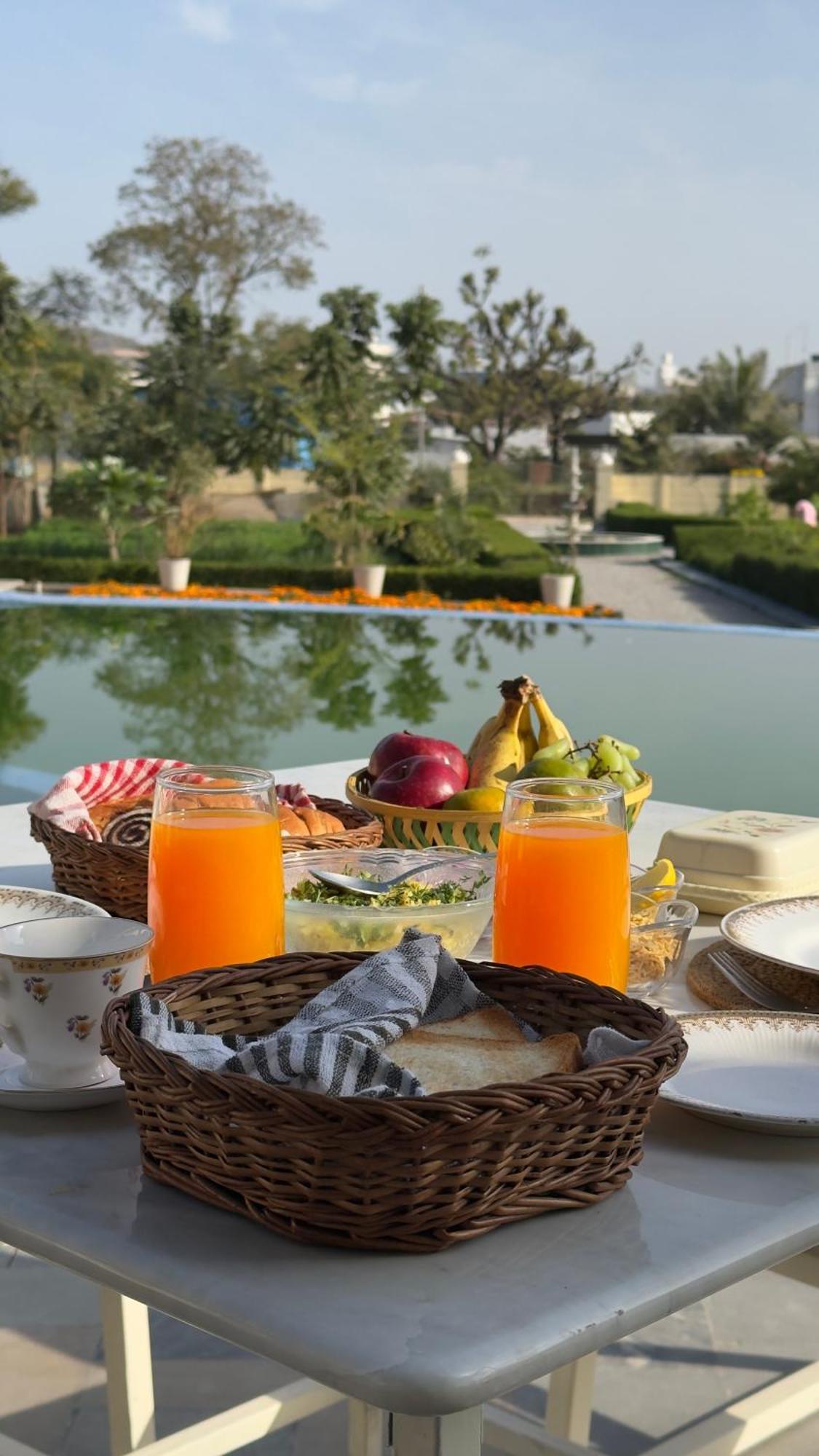 Resort The Vaag - A Luxury Pool In *