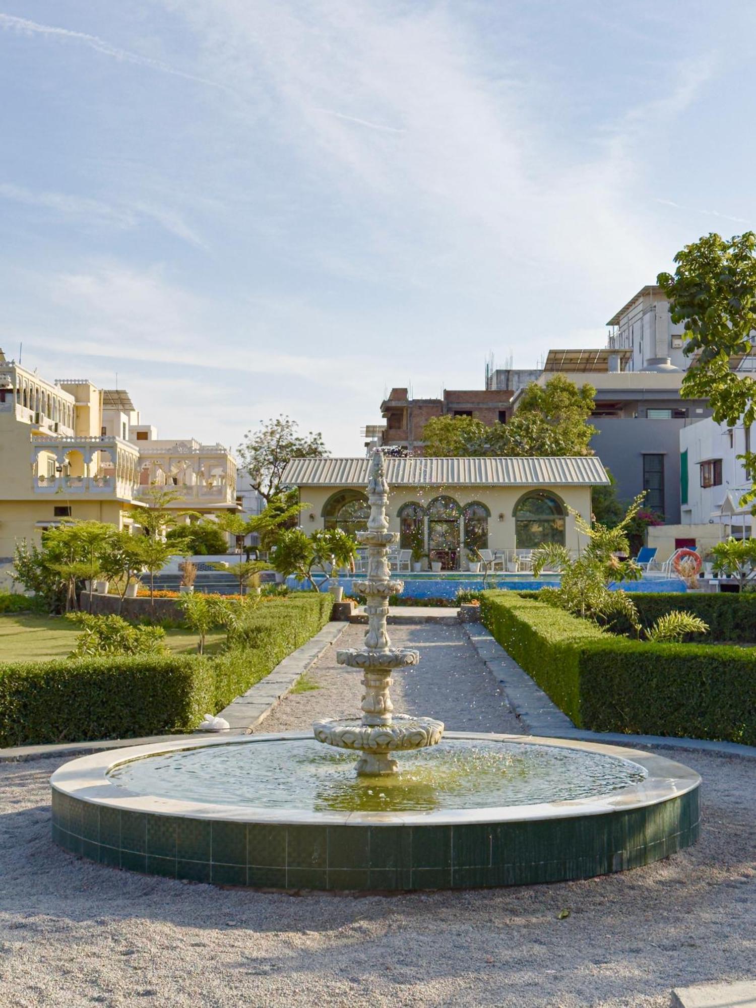 Resort The Vaag - A Luxury Pool In *