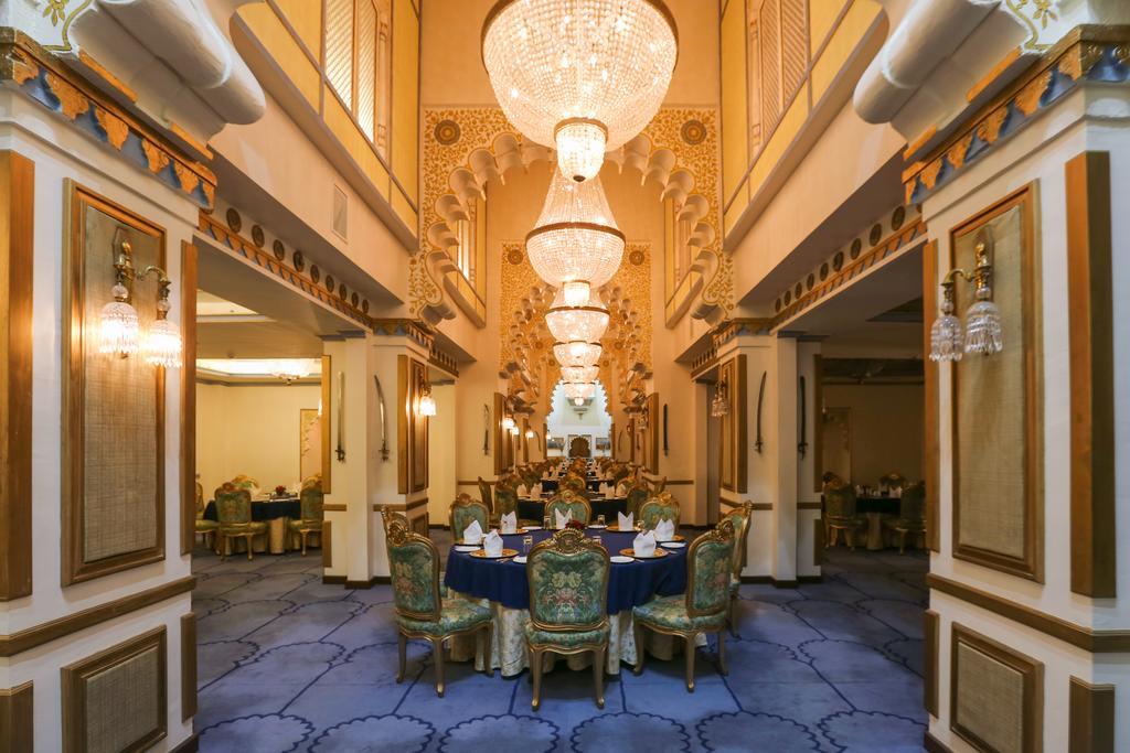 Hotel Taj Fateh Prakash Palace 5*
