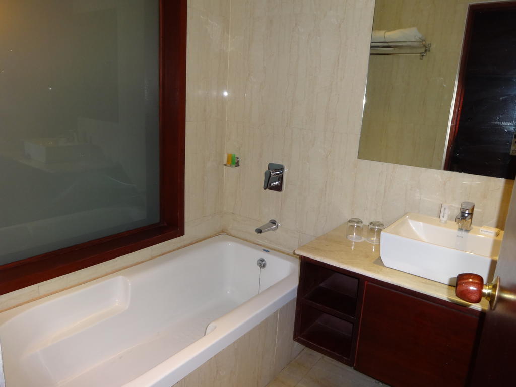 Hotel Golden Tulip 3*