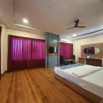 Vijaygarh Resort & Cottages With Pool