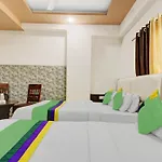Mangal Hotel & Resorts Pool