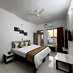 Arul\'S Hotel