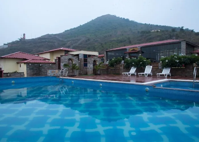 Vijaygarh Resort & Cottages With Pool