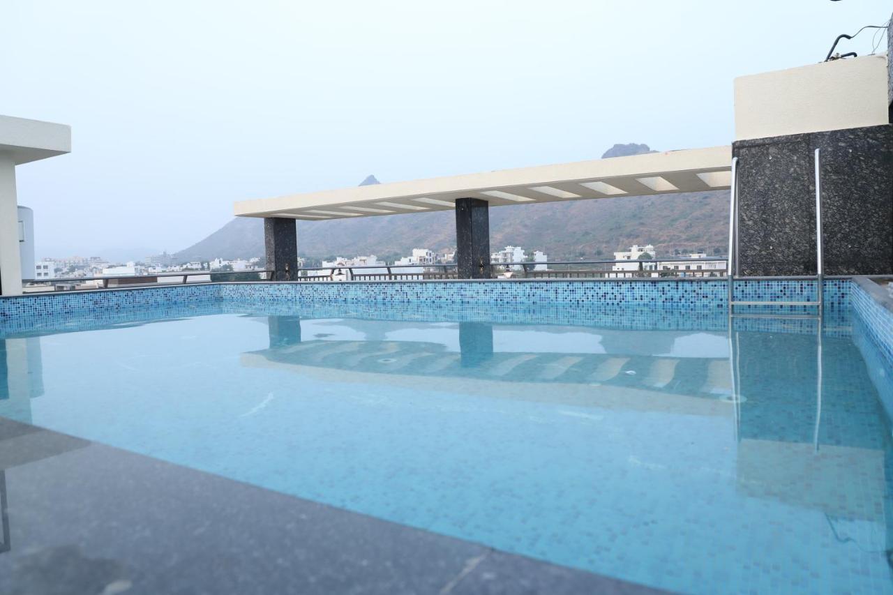Hotel Clover 3*