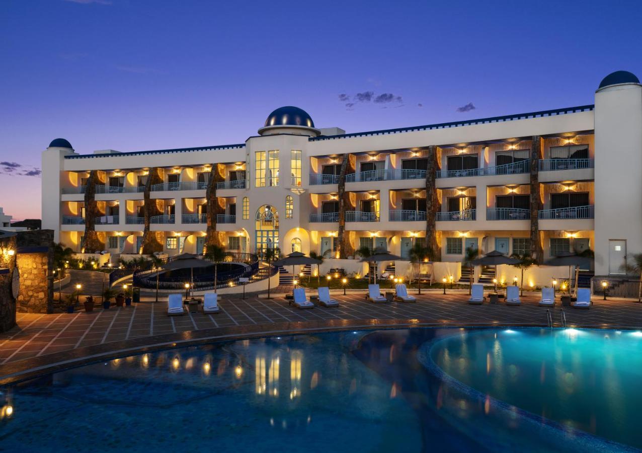 Ramee Royal & - Resort 5*