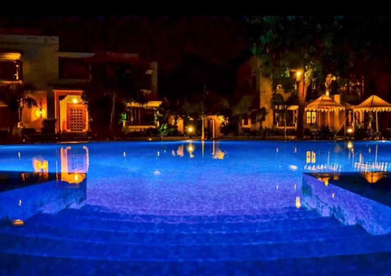 The Royal Retreat & 4* Udaipur