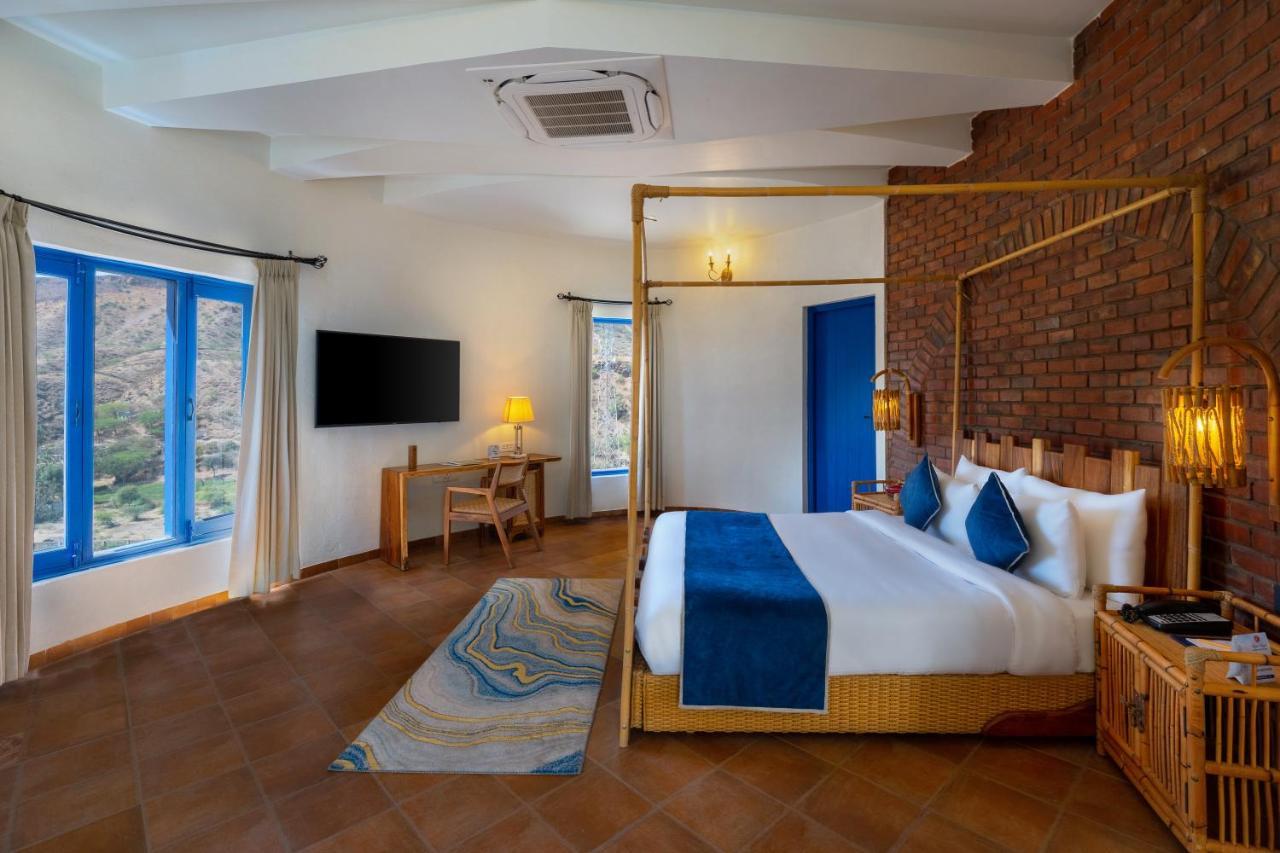 Ramee Royal & - Resort 5*