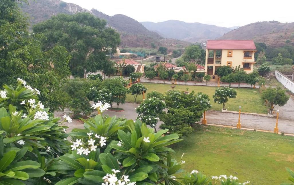Udai Valley Resort And Spa Resort 4*