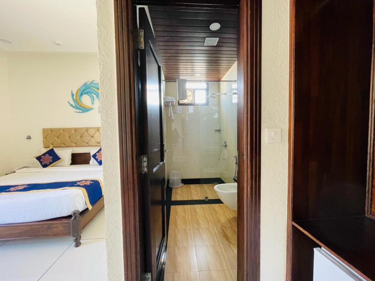 Clover Hotel 3*