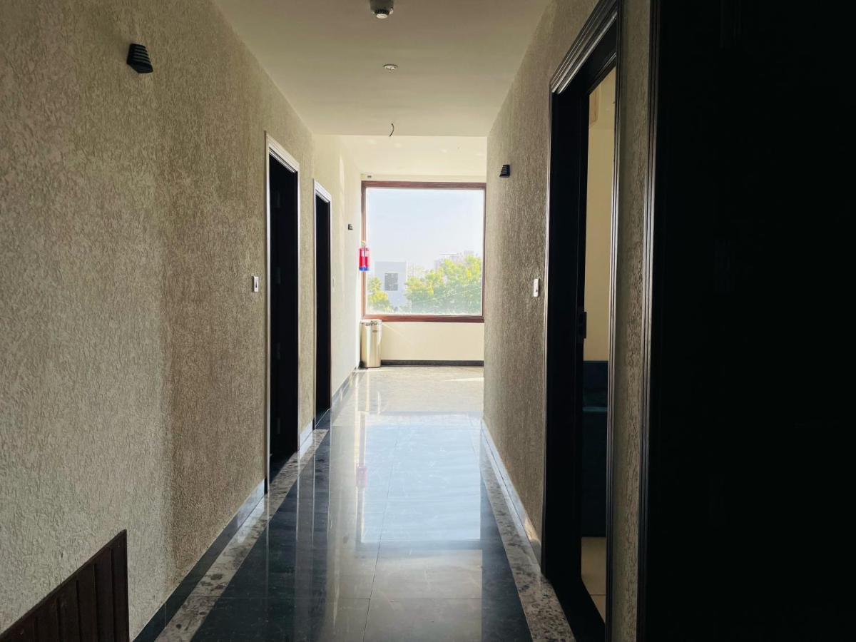Clover Hotel