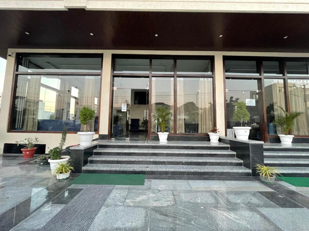 Clover Hotel Udaipur