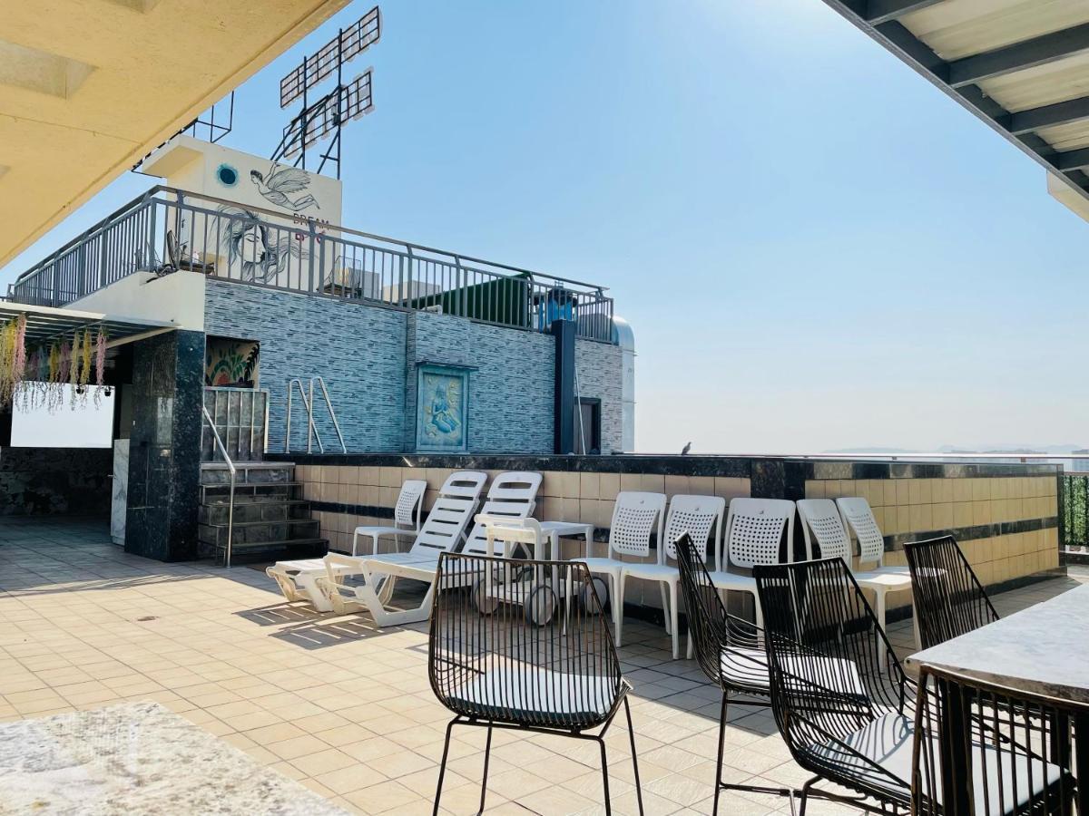 Clover Hotel