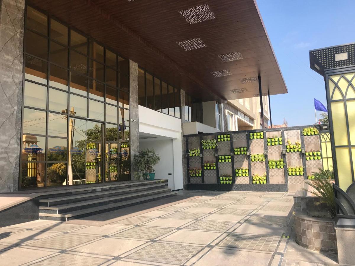 Howard Johnson By Wyndham Roop Nagar Hotel 4*