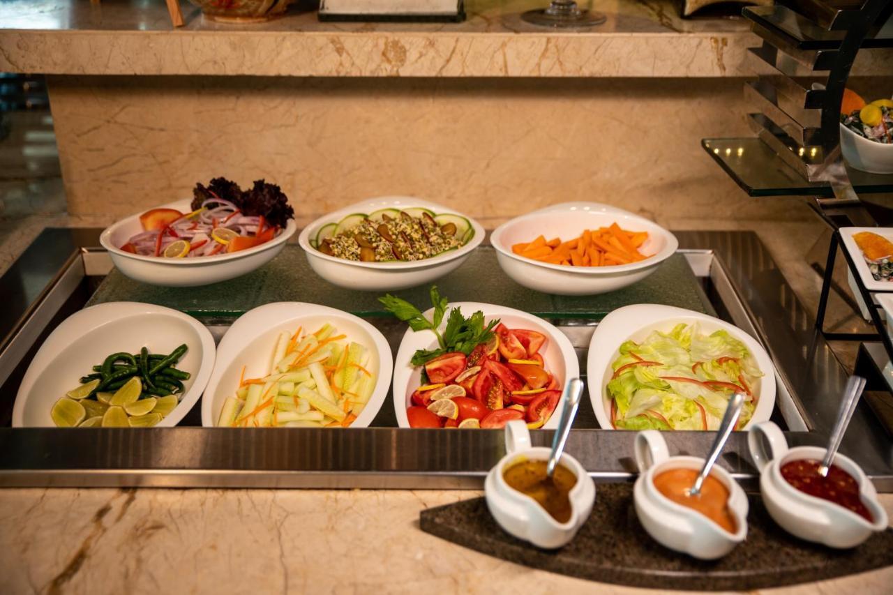 Hotel Howard Johnson By Wyndham Roop Nagar 4*