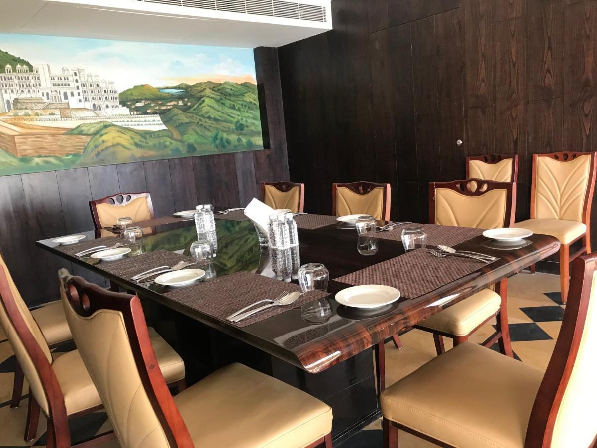 Howard Johnson By Wyndham Roop Nagar Hotel