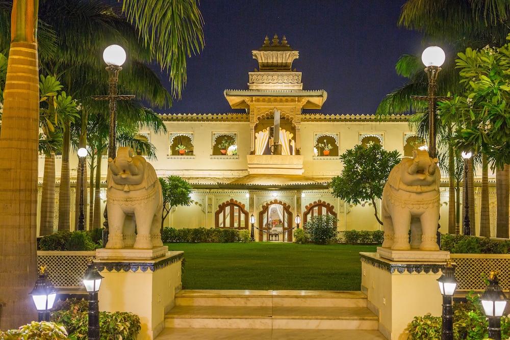 Hotel Jagmandir Island Palace - Grand Heritage Udaipur
