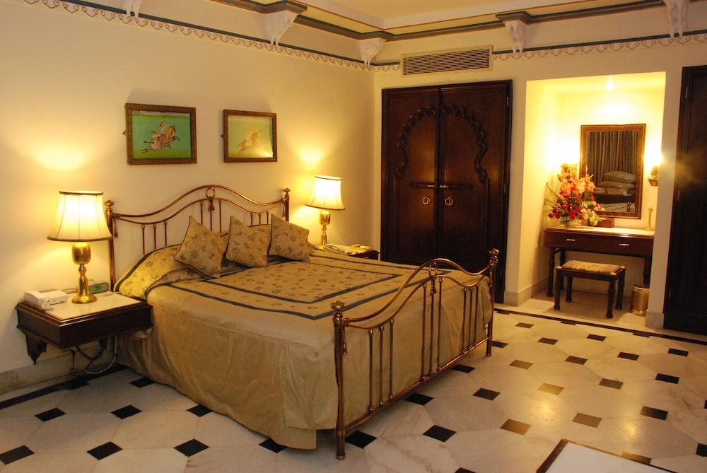 Hotel Shiv Niwas Palace By Hrh Group Of Udaipur