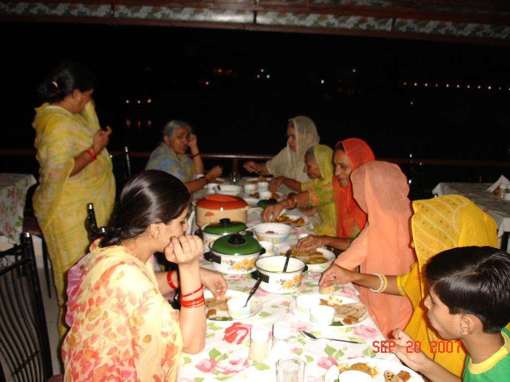 Raj Niwas Hotel