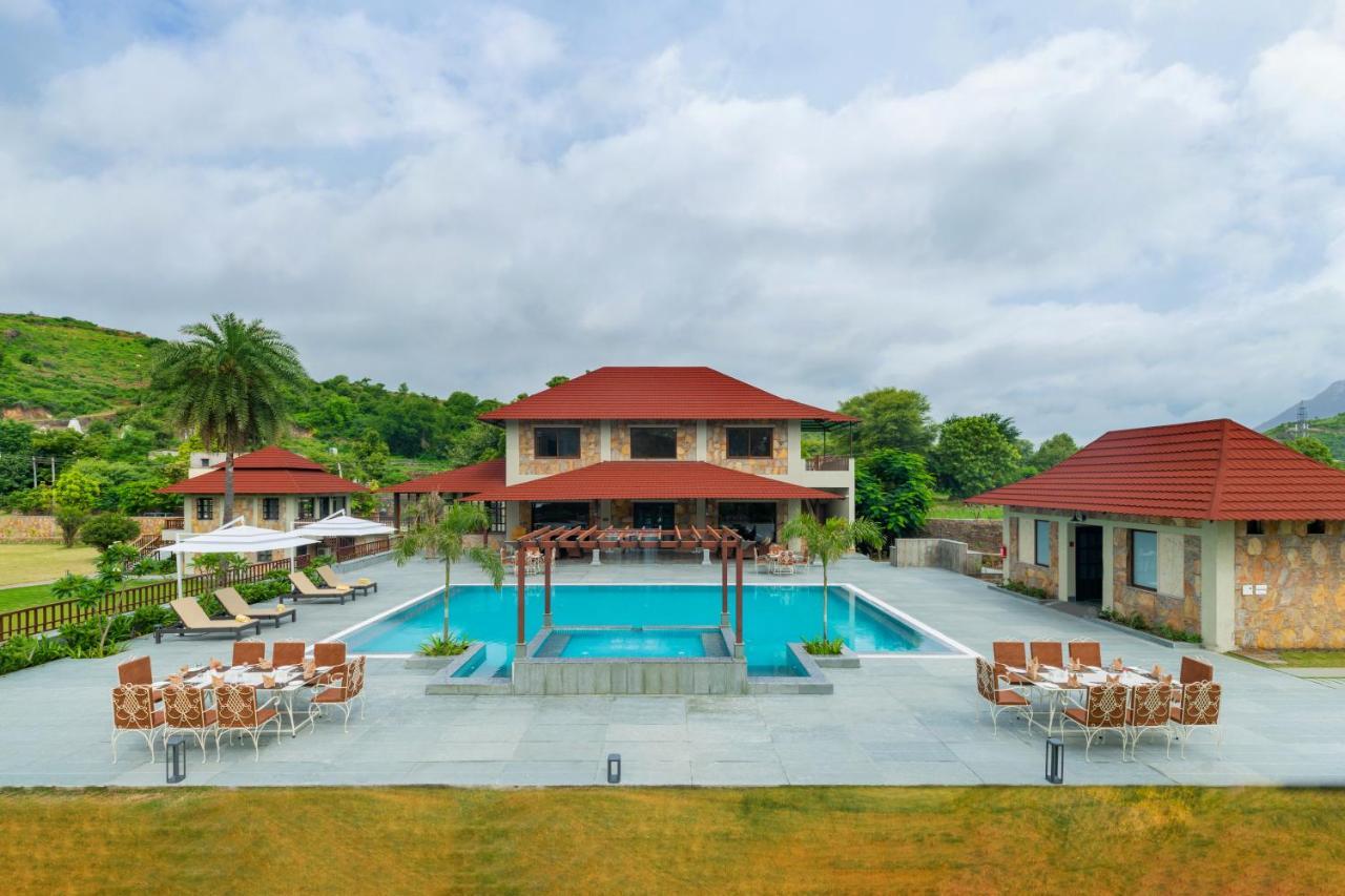 Sarasiruham - Private Pool In Resort 5*