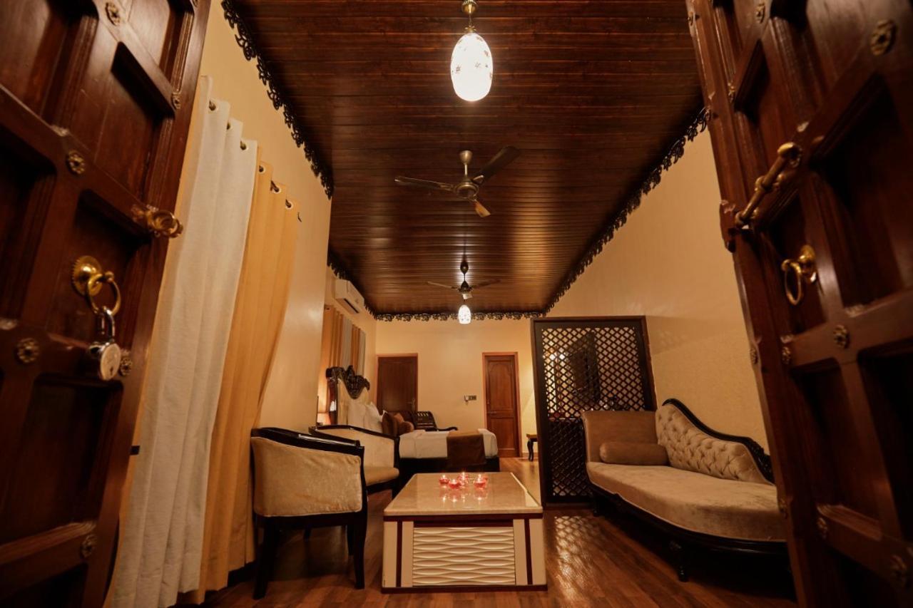 Vijaygarh & Cottages With Pool *