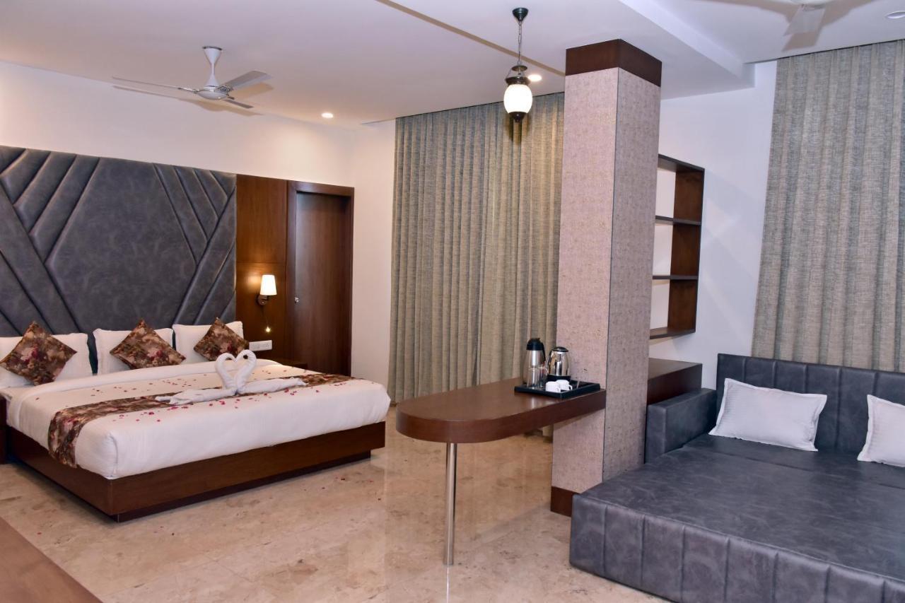 Amantran - Of Lakes Hotel 3*