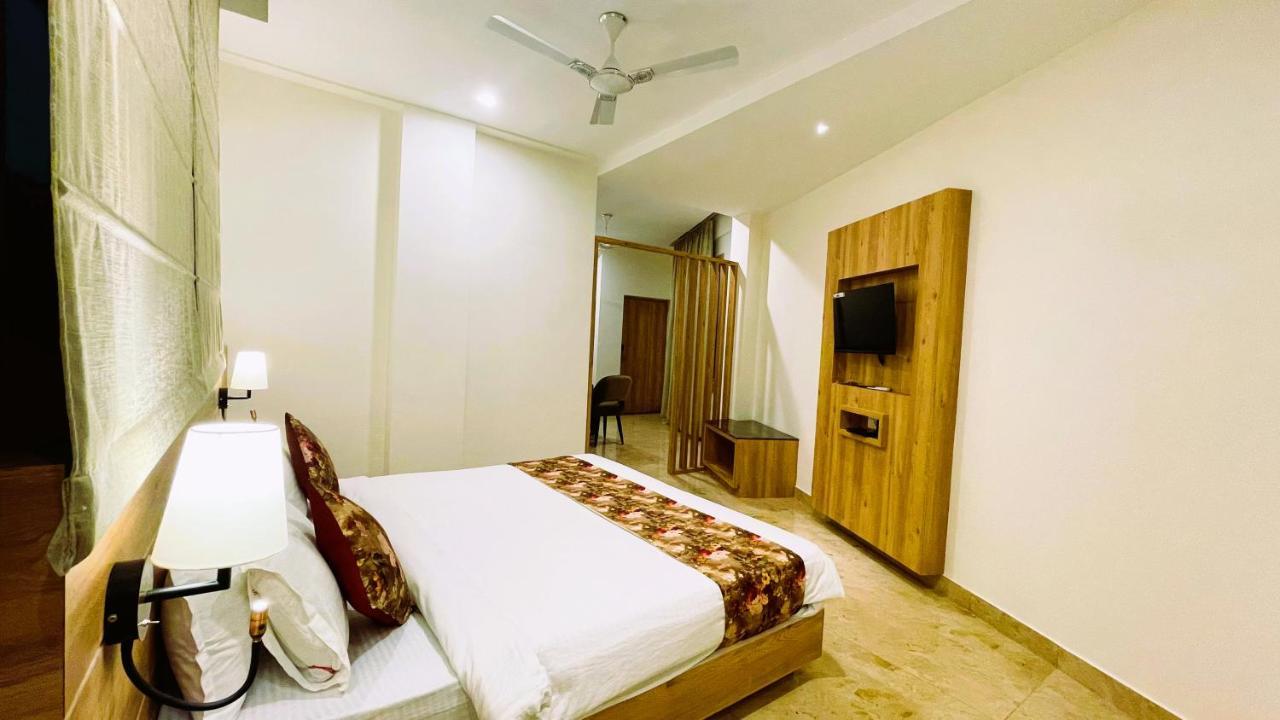 Amantran - Of Lakes Hotel