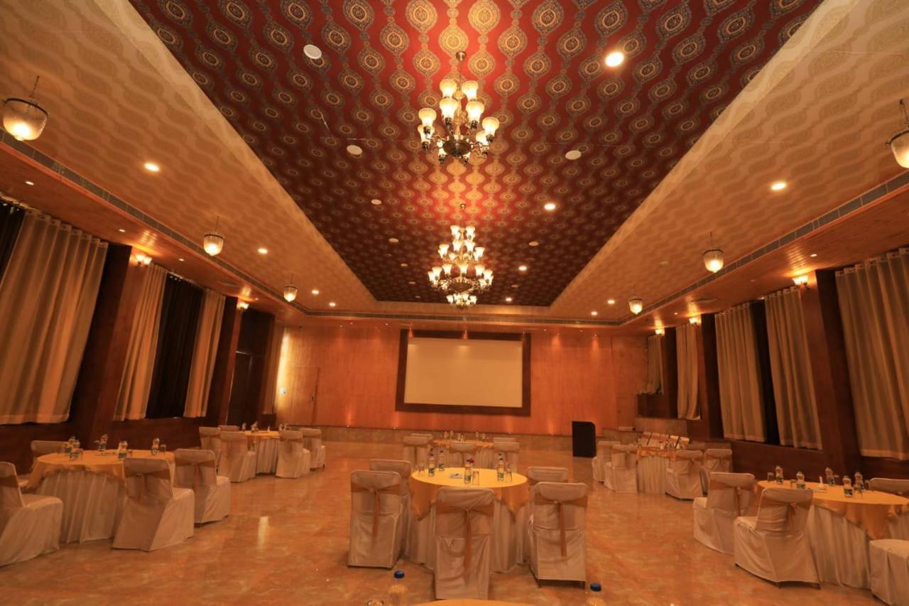Resort Vijaygarh & Cottages With Pool Udaipur